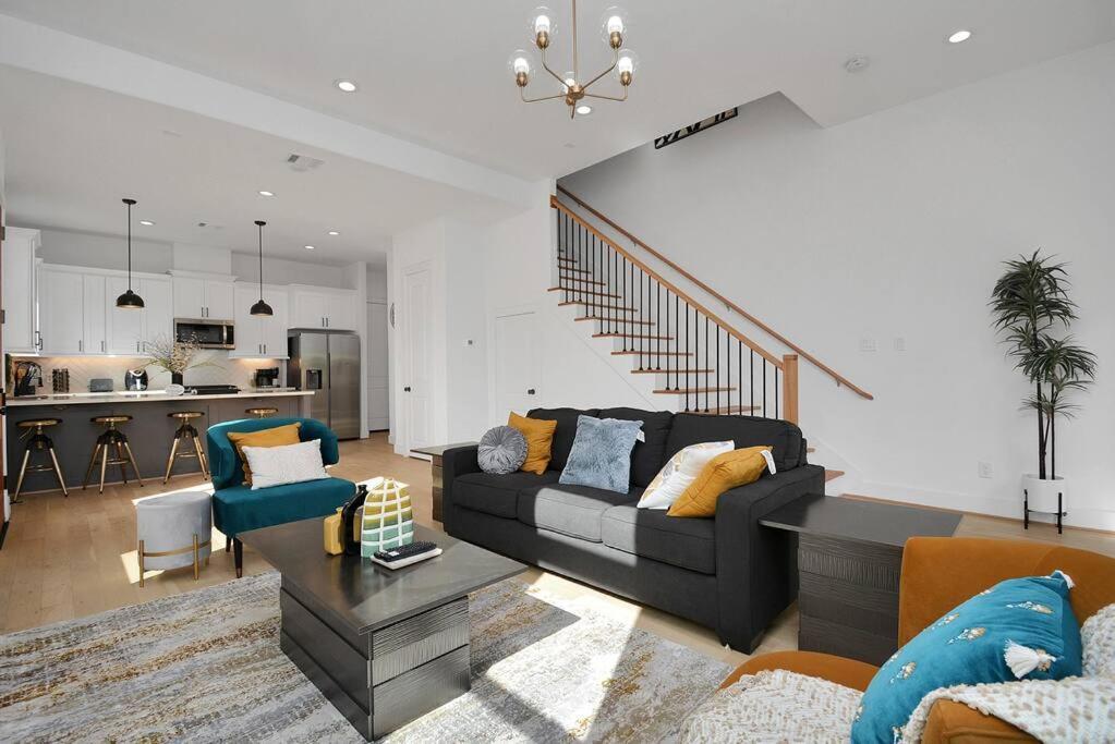 Blissful Getaway Home With Hot Tub & Backyard Near Downtown Хьюстон Экстерьер фото