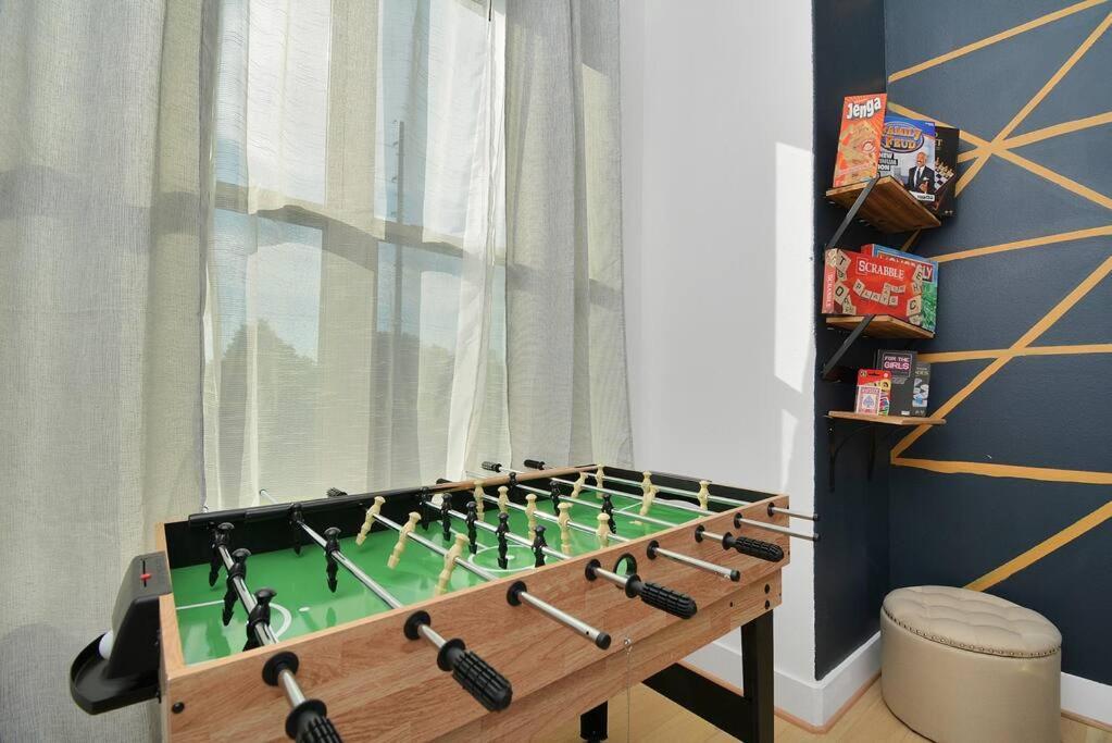 Blissful Getaway Home With Hot Tub & Backyard Near Downtown Хьюстон Экстерьер фото